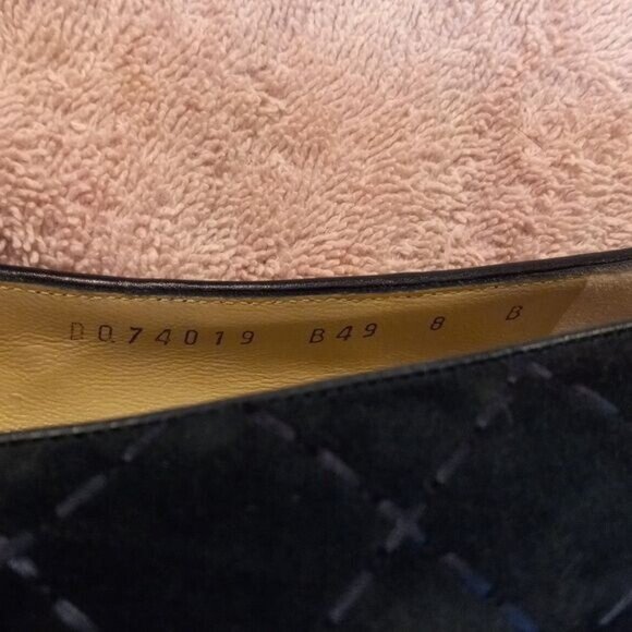 Salvatore Ferragamo Size 8 B Black Quilted Square Toe Block Heel Leather Pumps - Picture 9 of 11